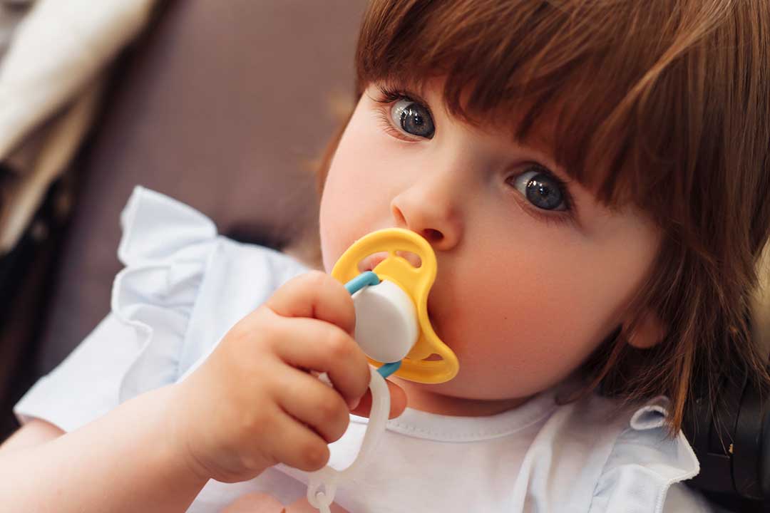 When and how to wean your child from the pacifier?